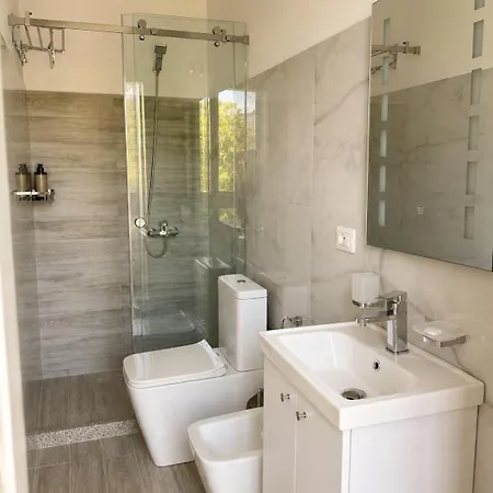 Katiaj Apartmanhotel *
